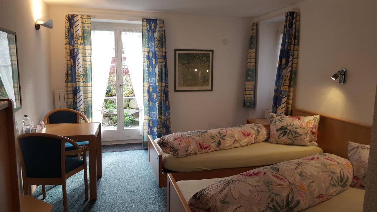Hotel Löwen Monchaltorf Exteriör bild